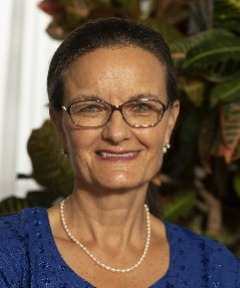 Dr. Martine Jus