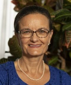 Dr. Martine Jus
